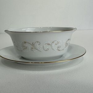 Noritake Duetto Gravy Boat & Attached Underplate 430958